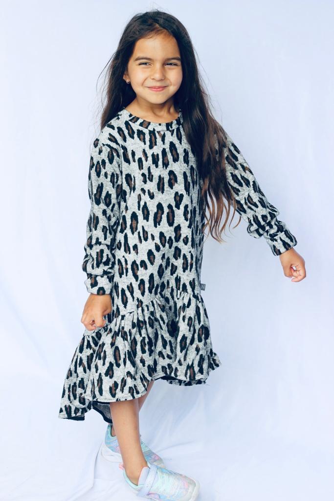 Dress with Elegant Design and Comfortable Fit for Various Occasions
