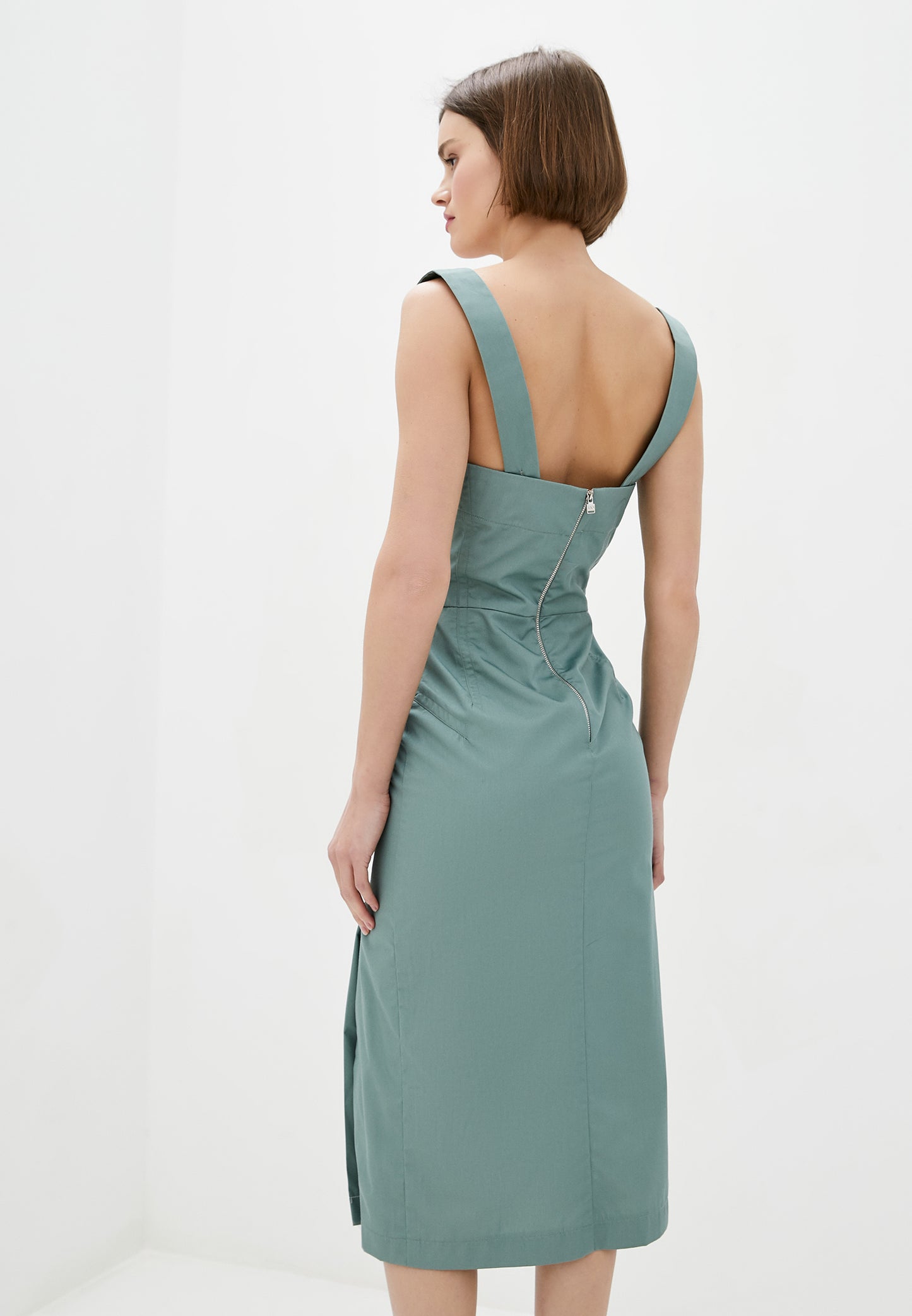 Dress with Elegant Design and Comfortable Fit for Various Occasions