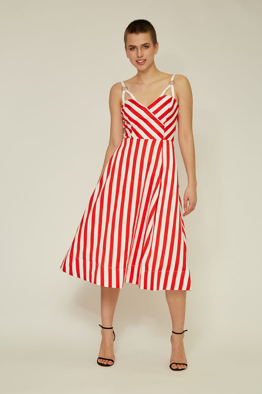 Dress with Elegant Design and Comfortable Fit for Various Occasions