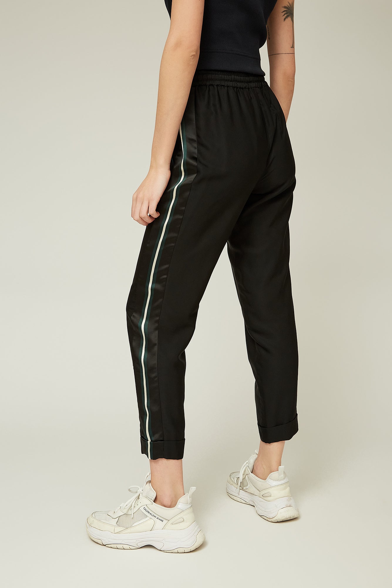 Pants – Comfortable and Stylish Bottom Wear for Everyday Use and Various Occasions