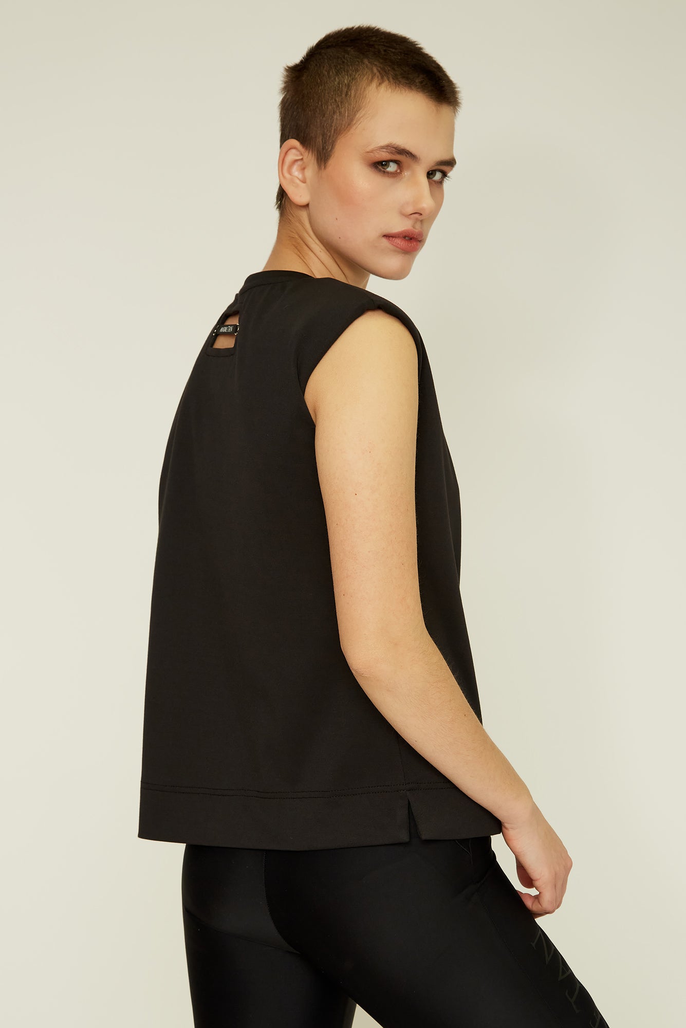 T-shirt with Classic Fit and Comfortable Fabric for Everyday Wear and Casual Style
