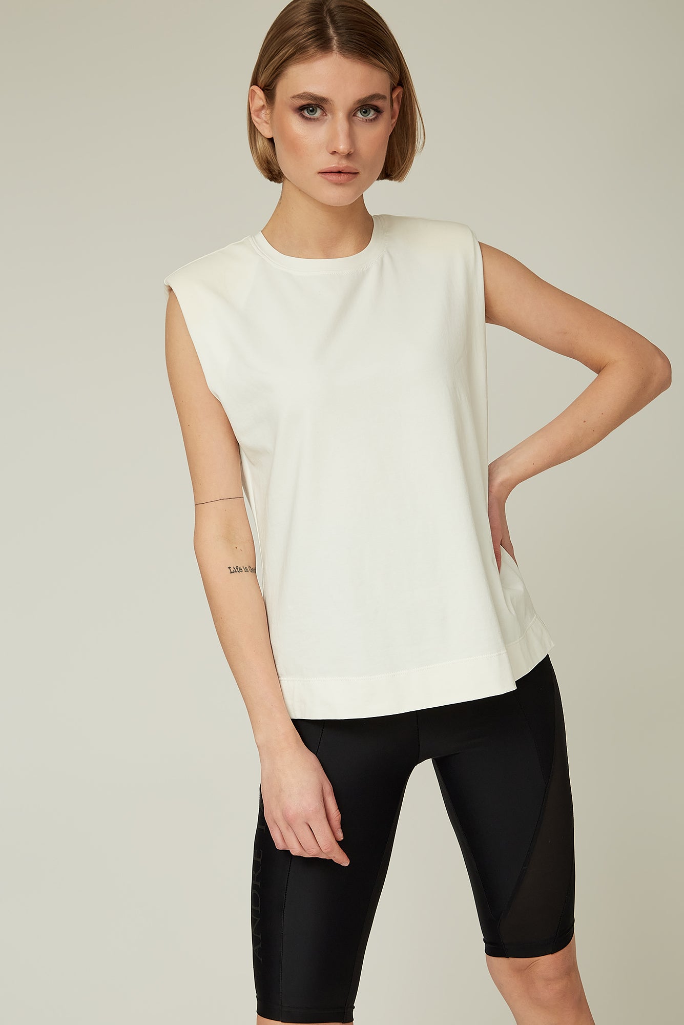 T-shirt with Classic Fit and Comfortable Fabric for Everyday Wear and Casual Style