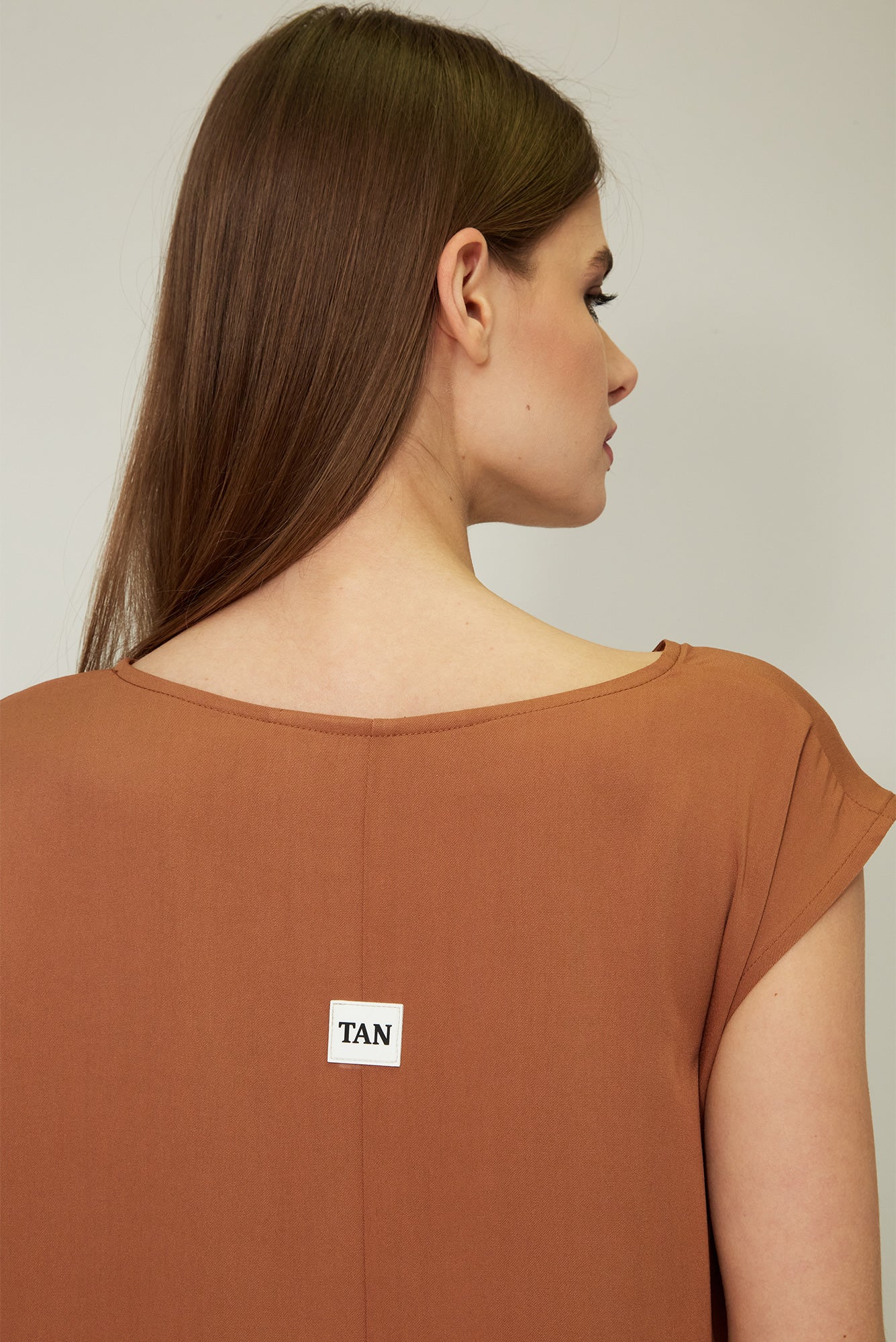 Dress with Elegant Design and Comfortable Fit for Various Occasions