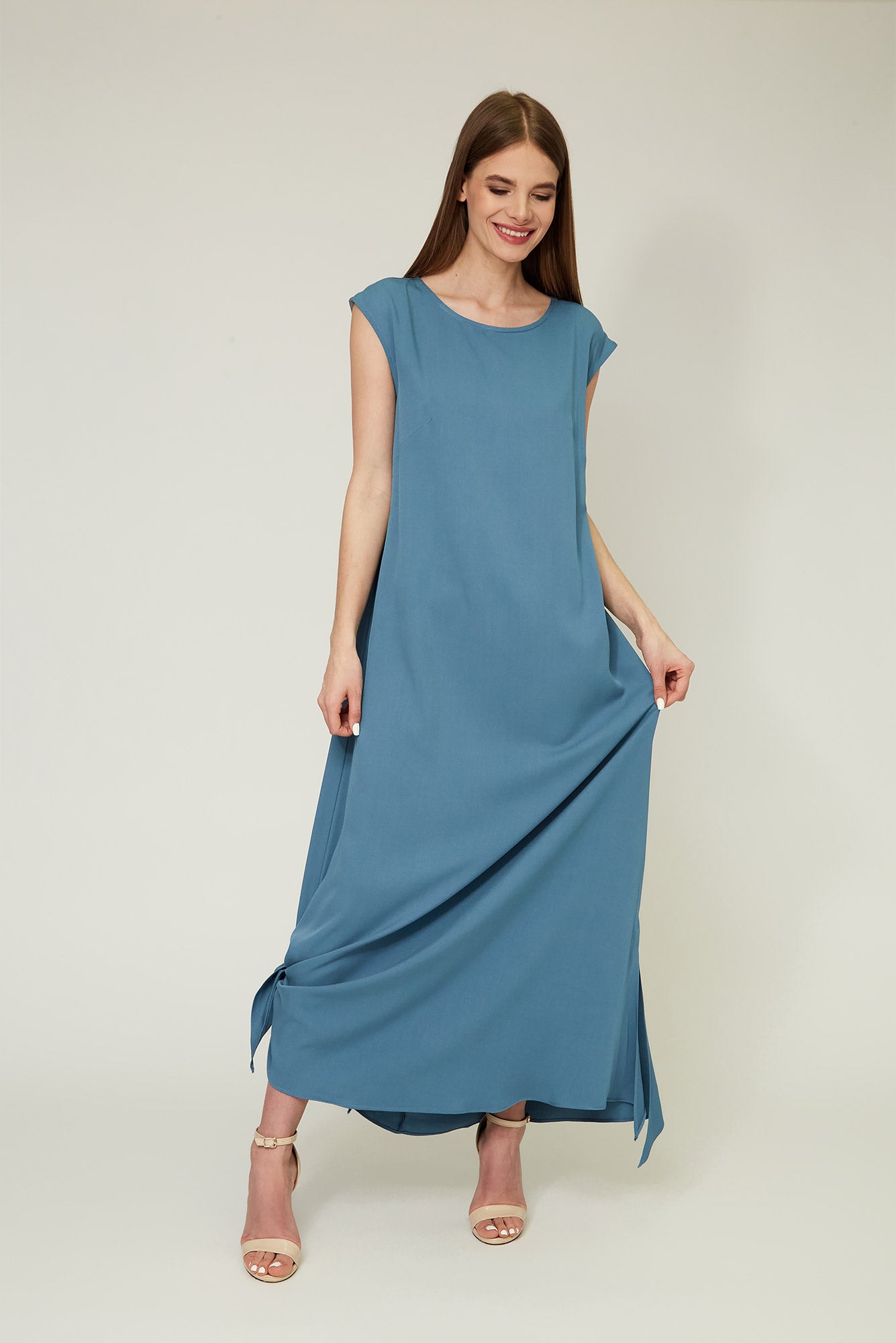Dress with Elegant Design and Comfortable Fit for Various Occasions