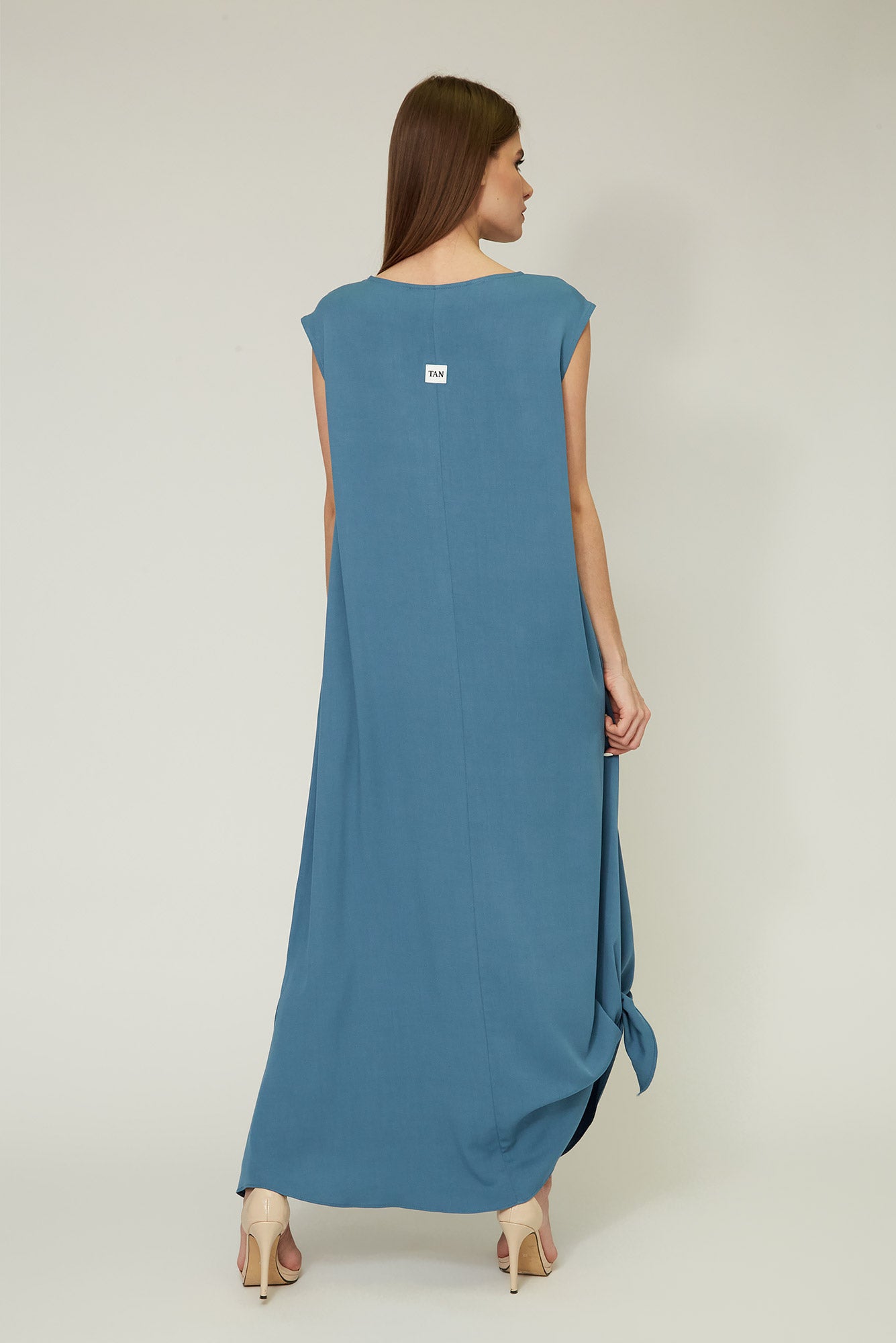 Dress with Elegant Design and Comfortable Fit for Various Occasions