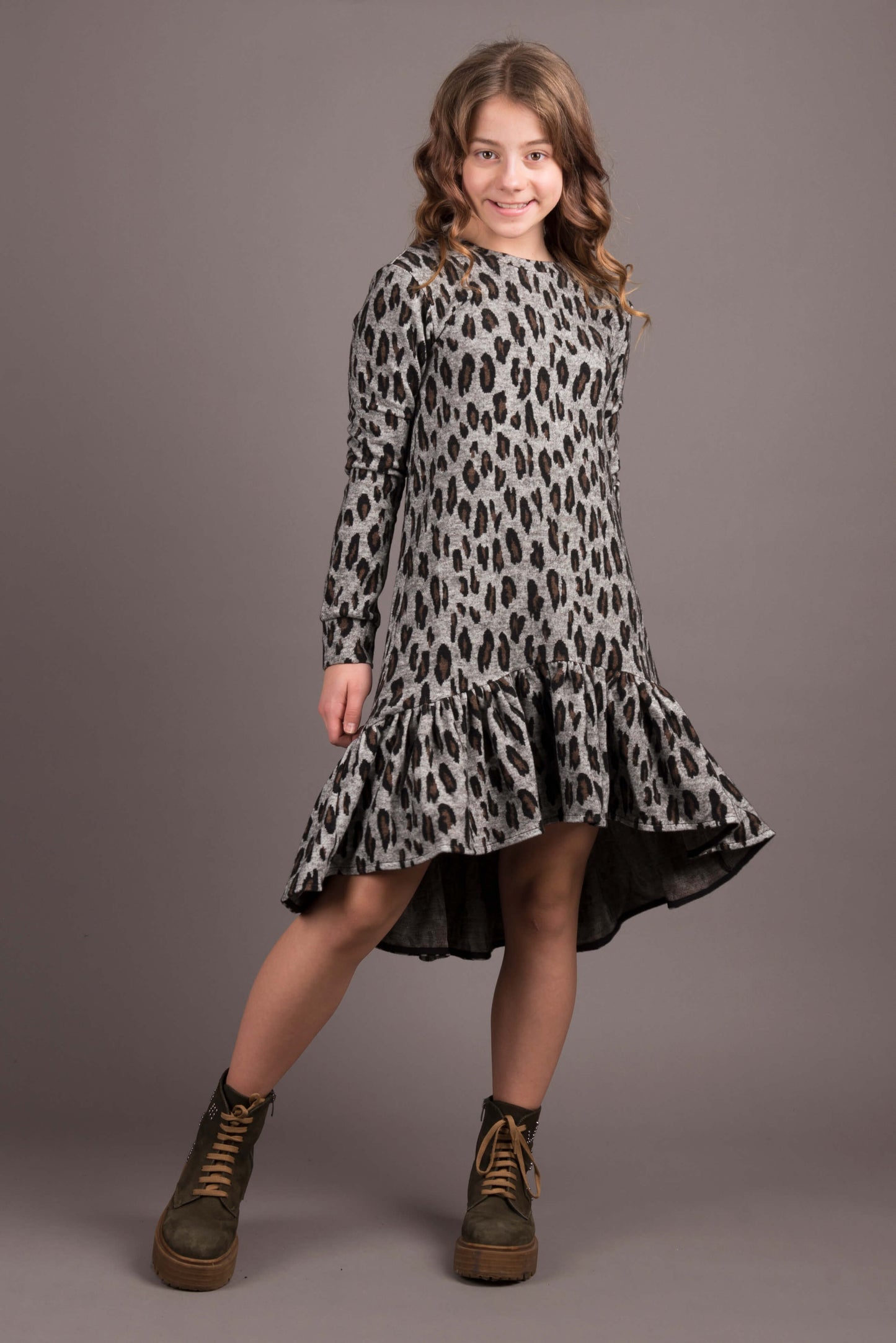 Dress with Elegant Design and Comfortable Fit for Various Occasions