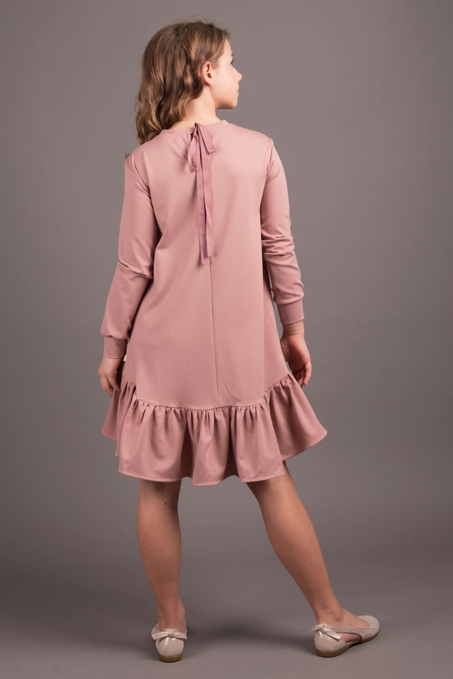 Dress with Elegant Design and Comfortable Fit for Various Occasions