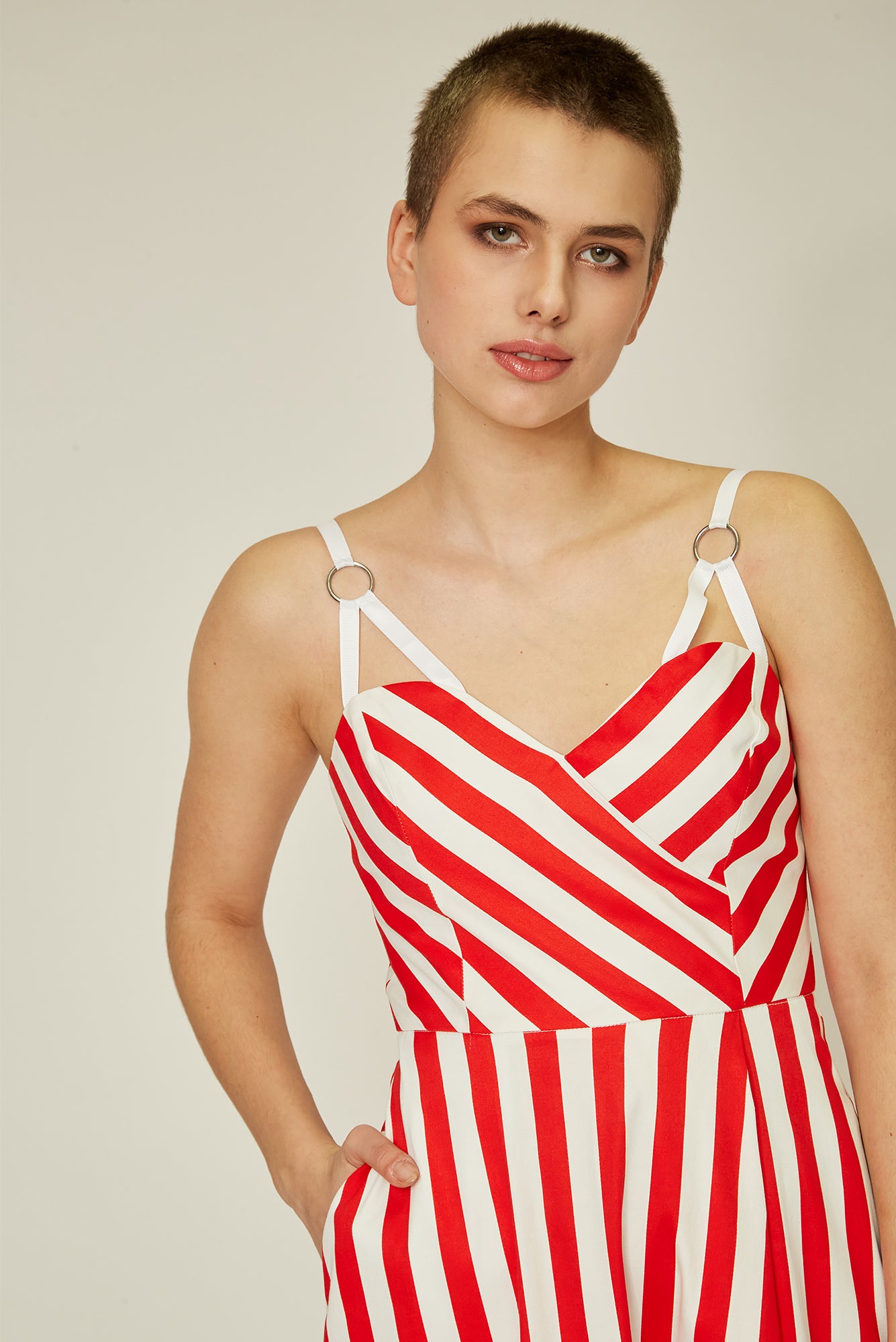 Dress with Elegant Design and Comfortable Fit for Various Occasions