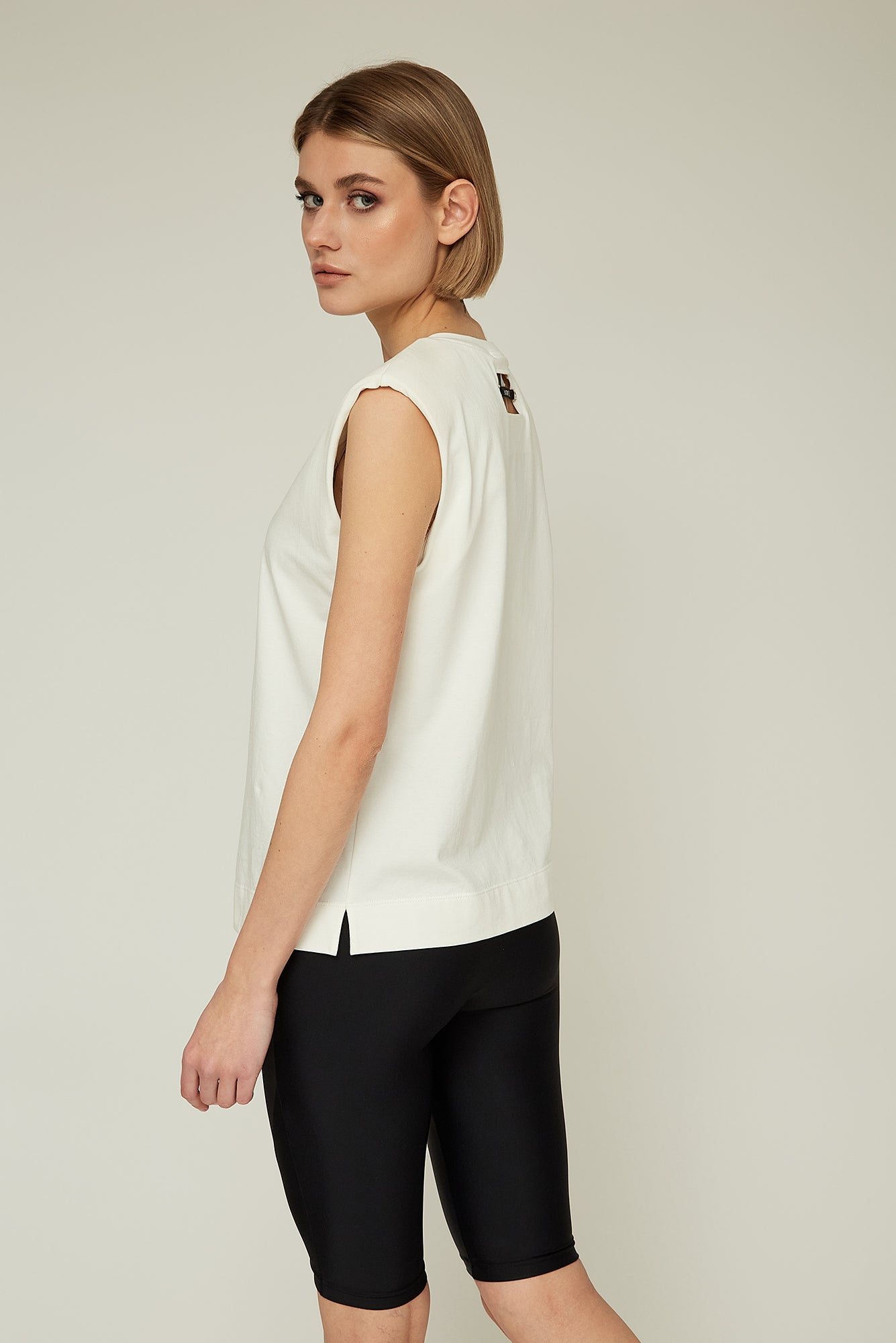 T-shirt with Classic Fit and Comfortable Fabric for Everyday Wear and Casual Style