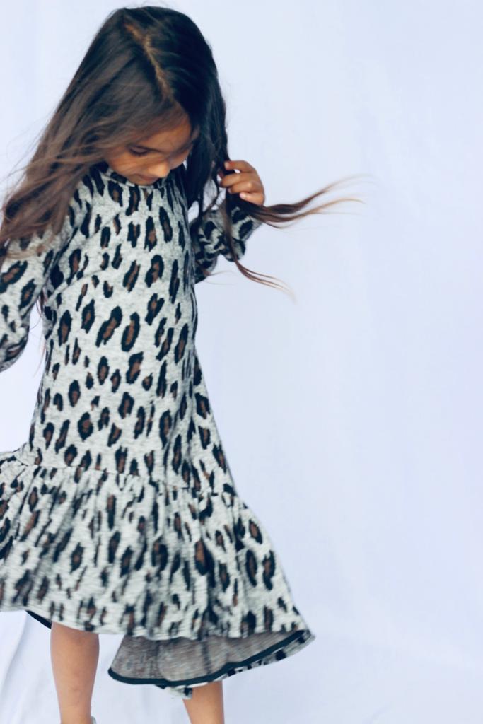 Dress with Elegant Design and Comfortable Fit for Various Occasions